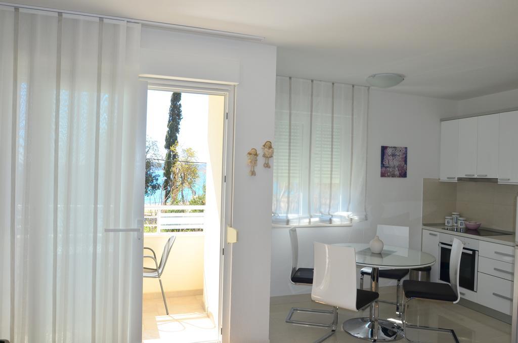 Iris Beach Apartments Kaštela Habitación foto