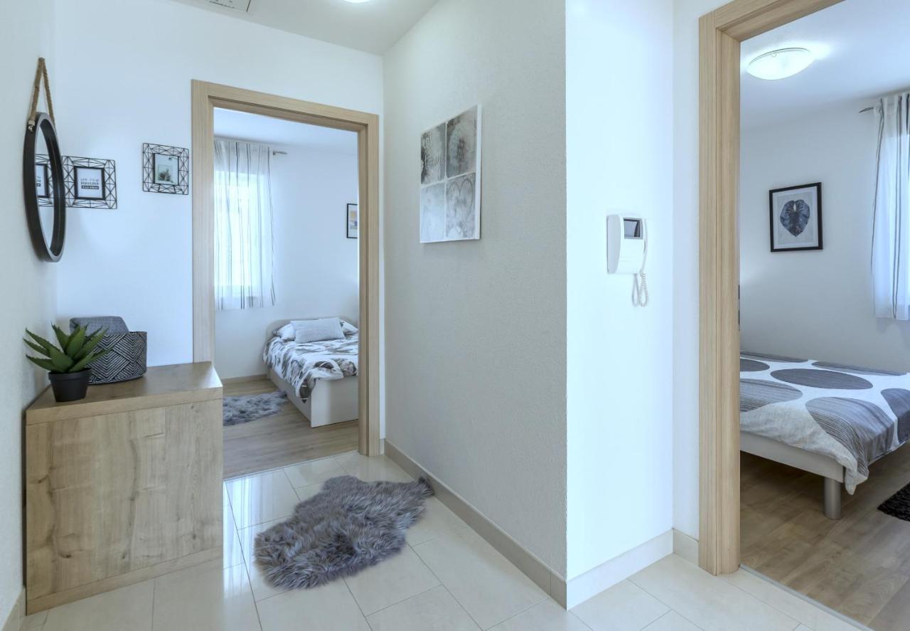 Iris Beach Apartments Kaštela Exterior foto